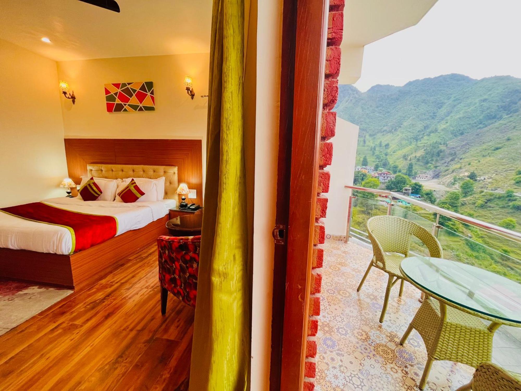 The Kempty Osasis - A Boutique Resort With Scenic Mountain View In Mussoorie Bagian luar foto